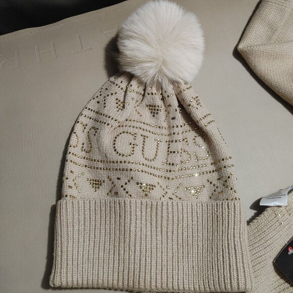 Scarf Set Guess Womens Beige Netutral Knit Beanie Studs Rhinestone Logo Design - Picture 2 of 10